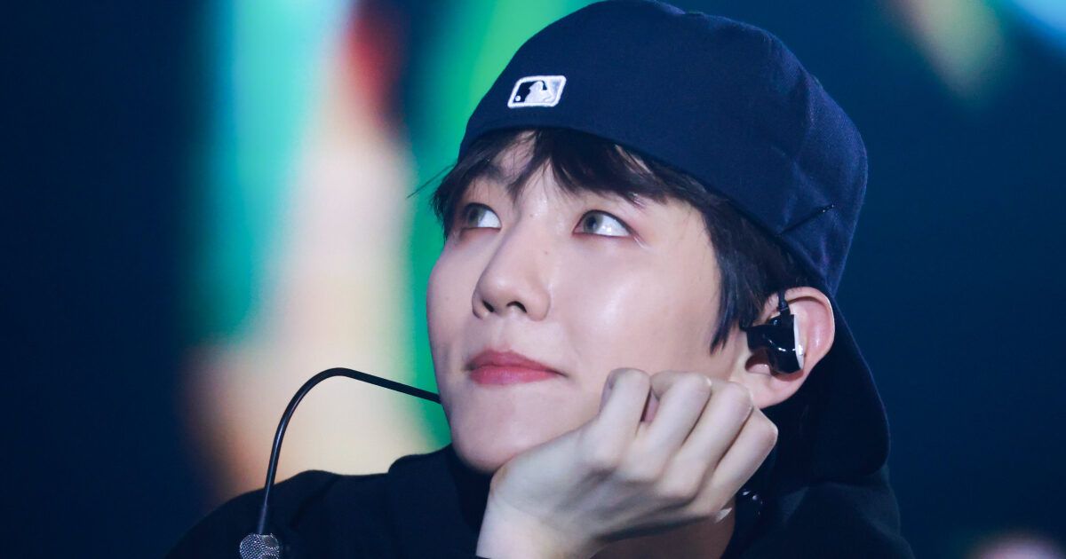 EXO’s Baekhyun Leaves Comment Under A Fansite Master’s Account That Is Closing