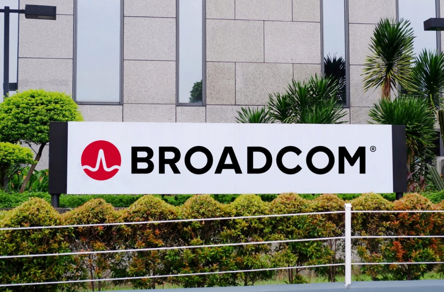 Broadcom has no intention of buying Intel