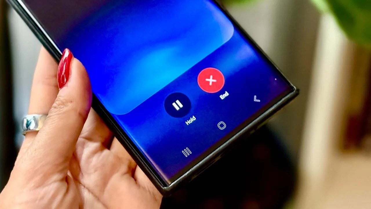 Samsung is considering placing Gemini on the power button