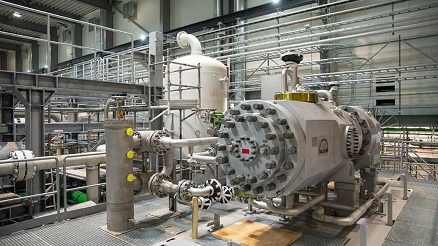 The world’s largest CO2-based seawater heat pump is put into service