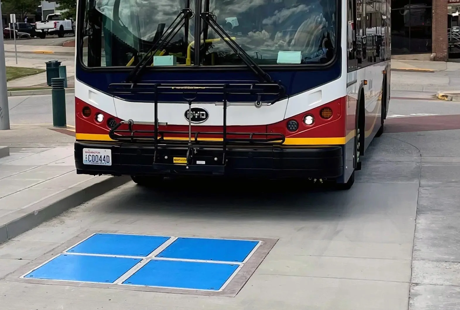 Wireless charging technology for buses was chosen as “Invention of the Year”